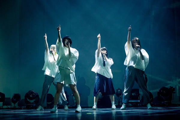 【ライブレポート】Maison book girl、雨の日本青年館を彩った「Solitude HOTEL 5F」（写真15枚） - 音楽ナタリー